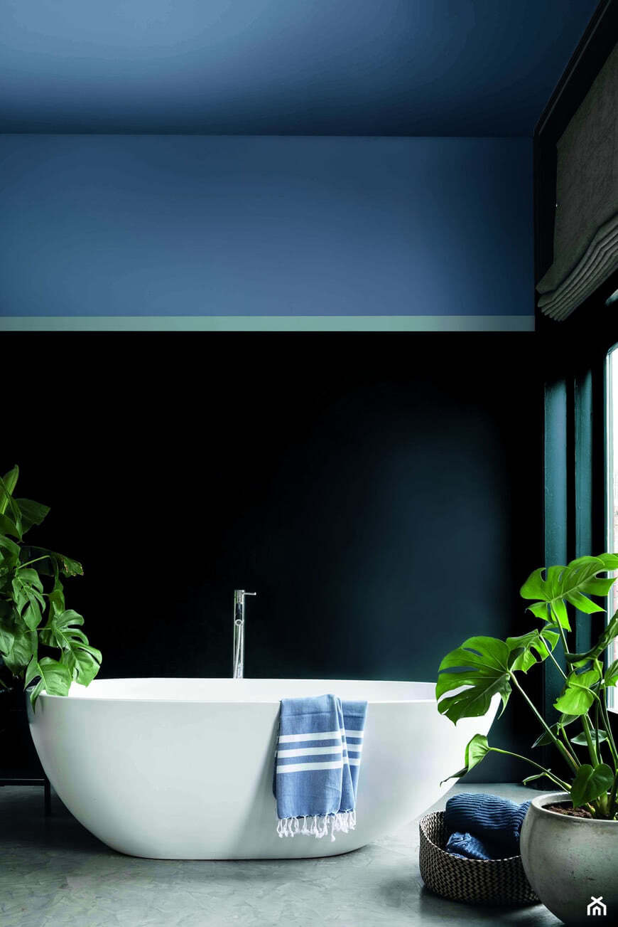 Ванная комната темный дизайн синий цвет