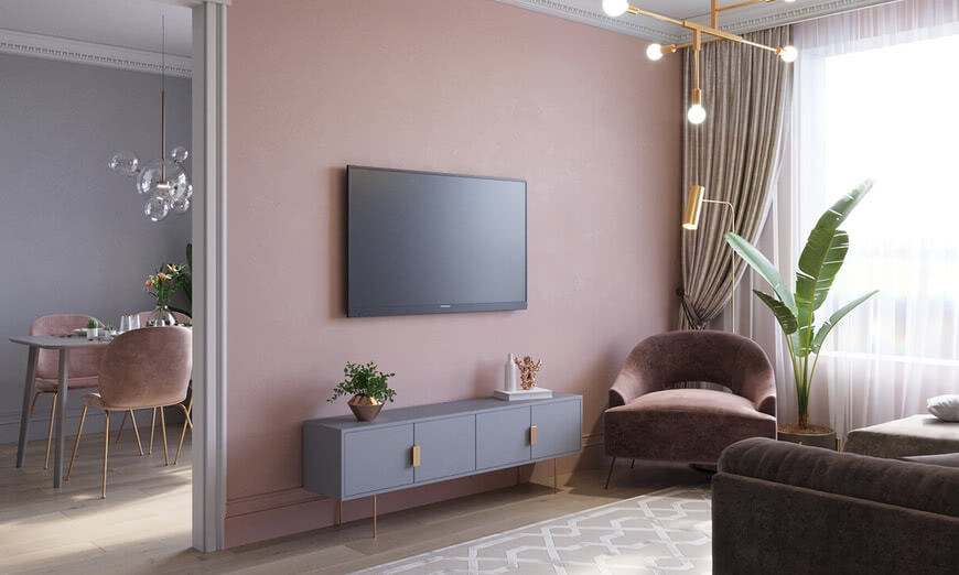 Гостиная телевизор на фоне пудровой стены шторы темная мебель светлый пол
