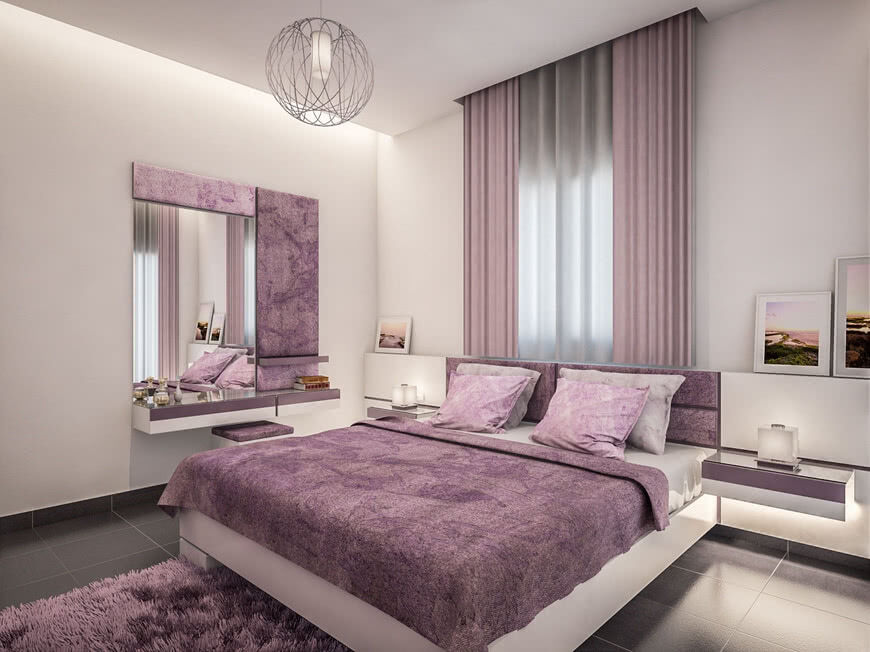 Спальня пудровые шторы фиолетовые аксессуары покрывало белые стены потолок темный пол