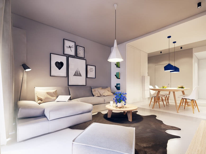 гостиная светлый дизайн светлый диван цветной потолок