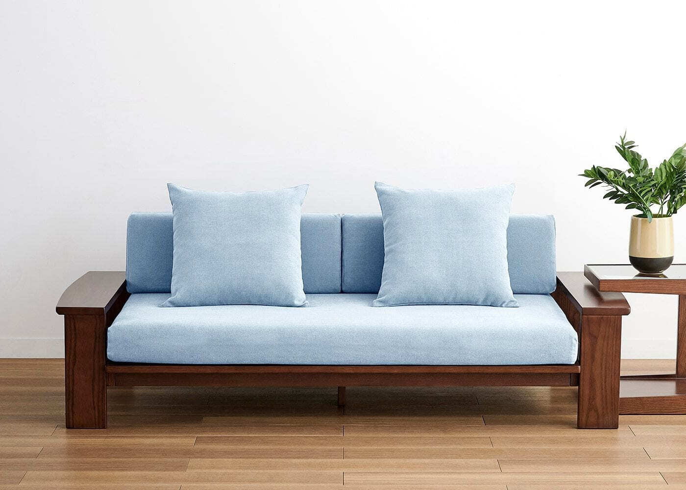 голубой диван