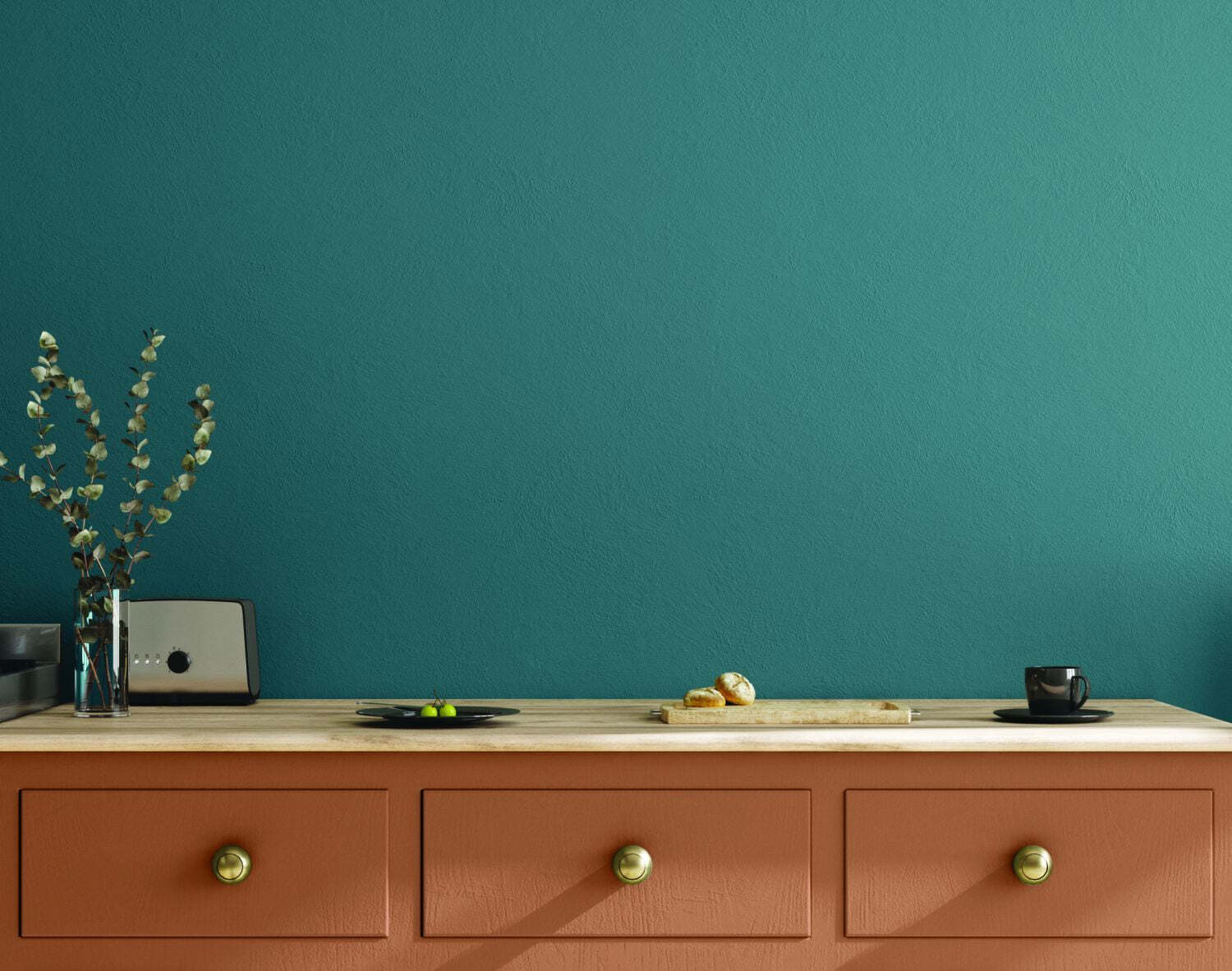 мебель бежевого цвета и стены сине-зеленые