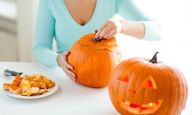 Как вырезать тыкву на Хэллоуин своими руками